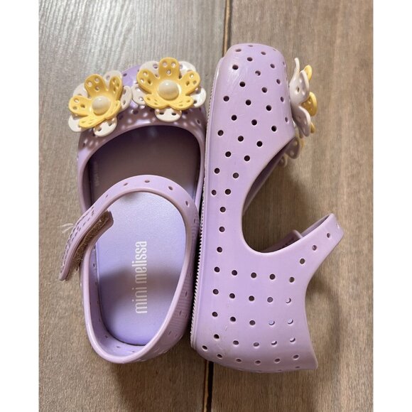 Lilac Floral Furadinha Mini Melissa - Picture 5 of 7